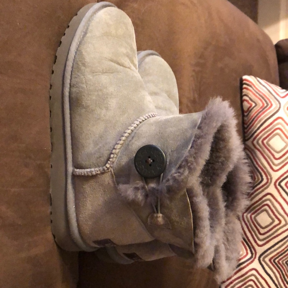 Grey uggs